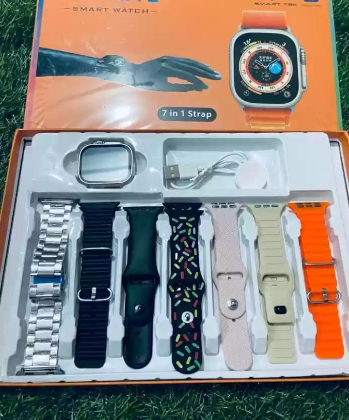 Smartwatch Set with 7 Straps & Voice Control